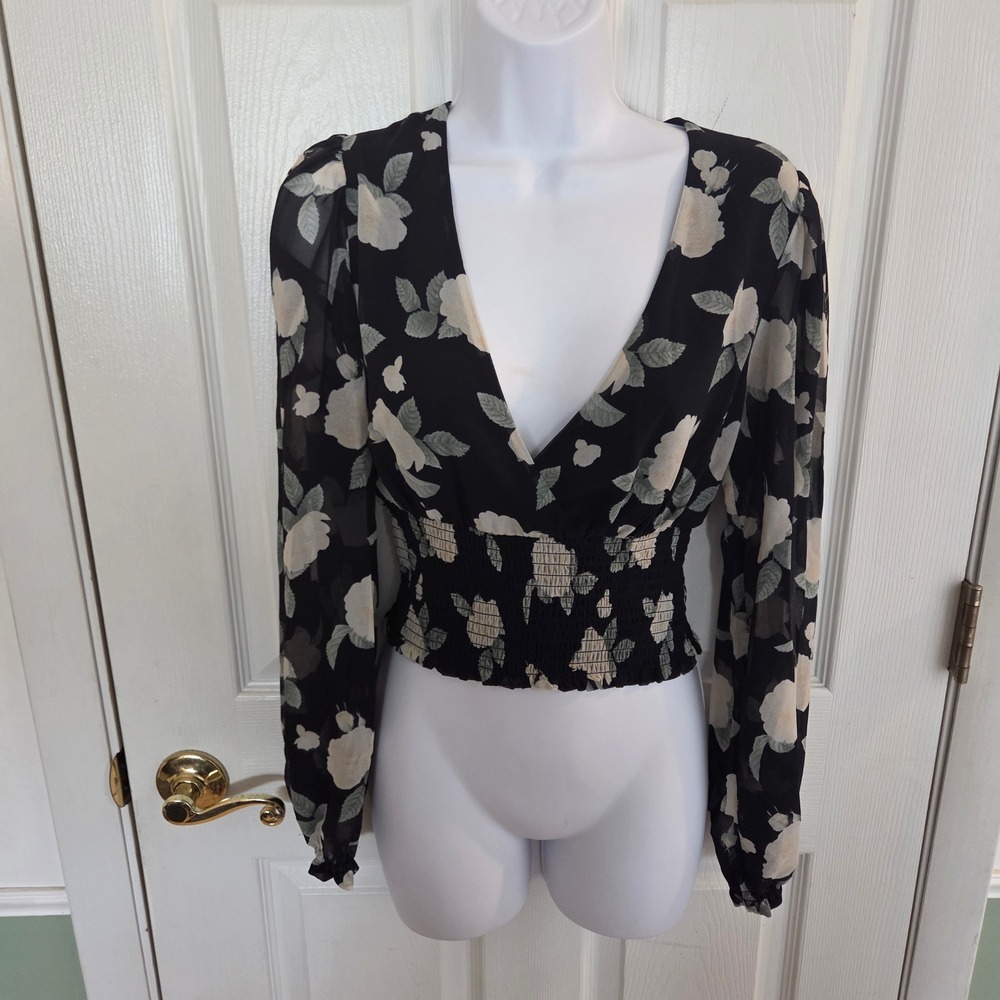 Wilfred Aritzia Black Floral Smocked Crop Top V-Neck Long Sleeve Blouse Size M